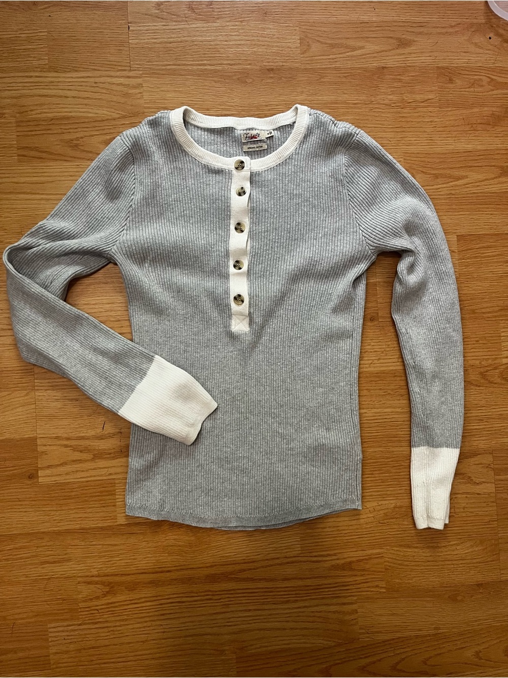 Faherty Mikki Henley top organic cotton cashmere M grey color block gray cream